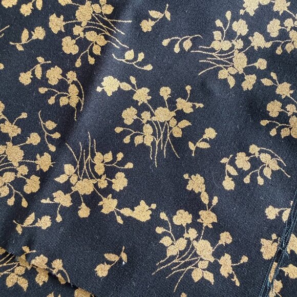 🖤 Buttercream Gold Metallic Floral Fabric – 2+ Yards + Coordinating Pieces (Joa - Picture 3 of 4